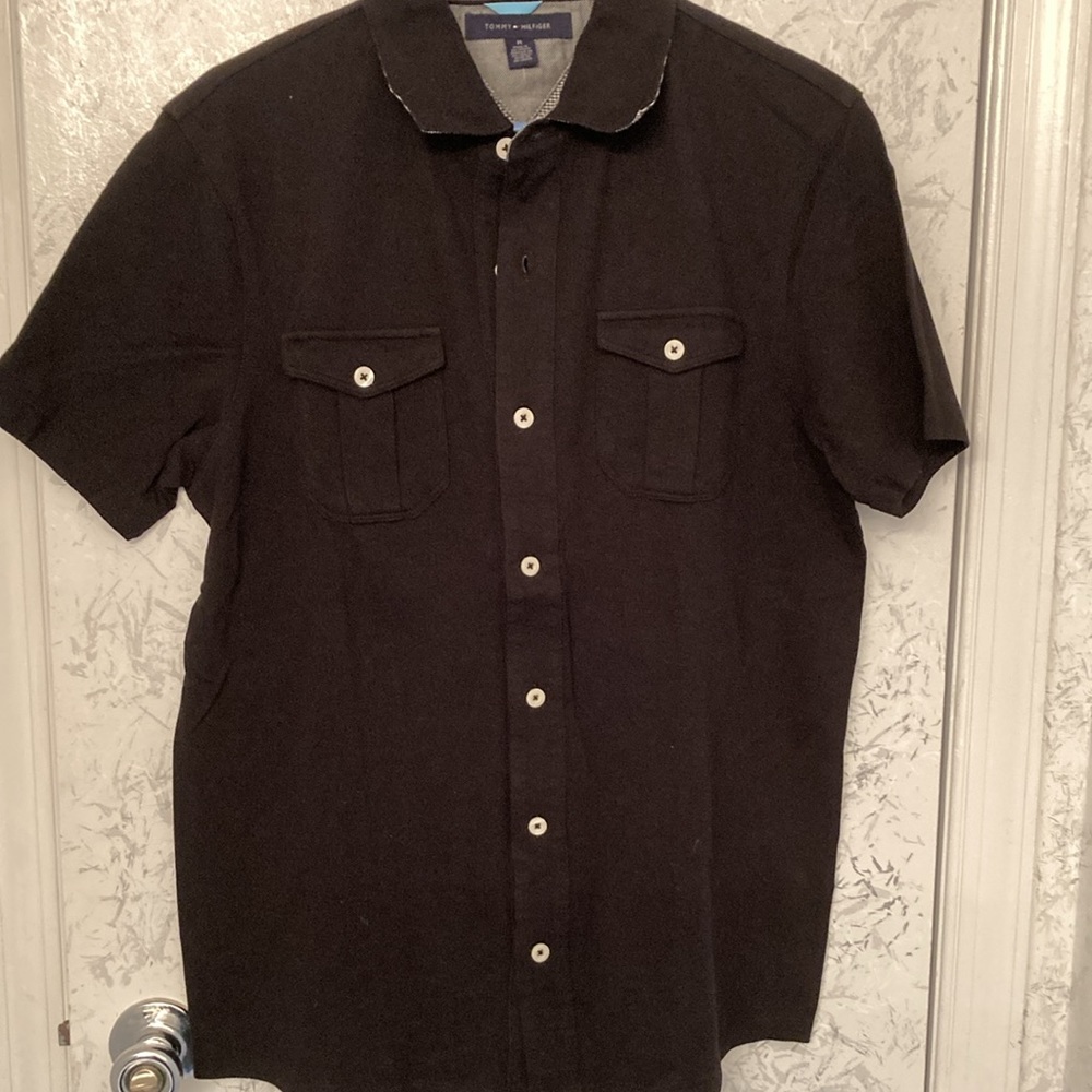 Tommy Hilfiger slim fit men's short sleeve button down shirt. 100% cotton